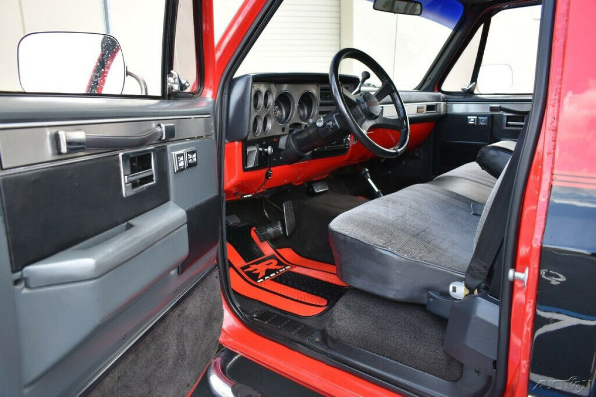 1985 Chevrolet C10 Silverado 4x4 Lots of Upgrades - photo 10
