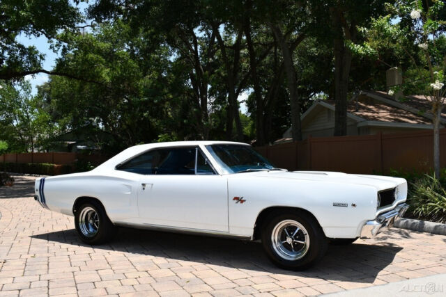 Impressive Restored 1968 Dodge Coronet R/T 426ci Hemi 4 Speed Manual 1968 Dodge Coronet R/T 426ci Hemi 4 Speed Manual