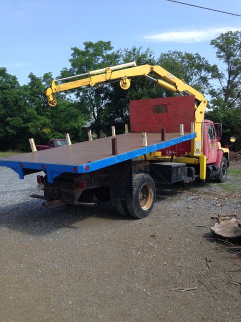 IMT Crane with dump flat bed 1989 International Harvester International