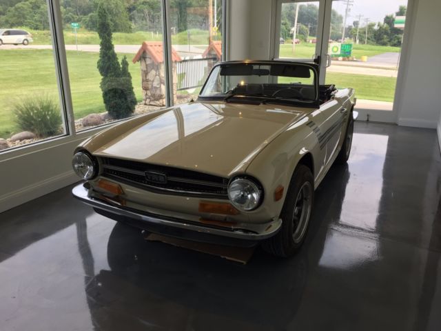 1972 Triumph TR-6 - photo 2