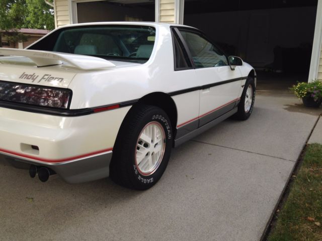1984 Pontiac Fiero Indy Fiero - photo 3