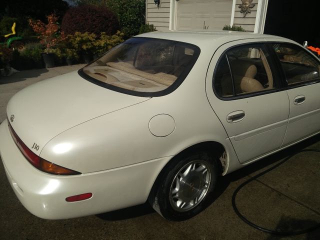 1993 Infiniti J30 gold - photo 2