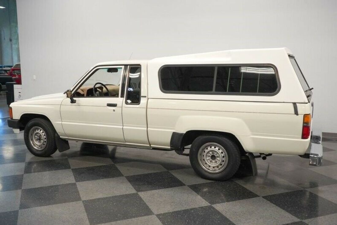 1985 Toyota Pickup - photo 9