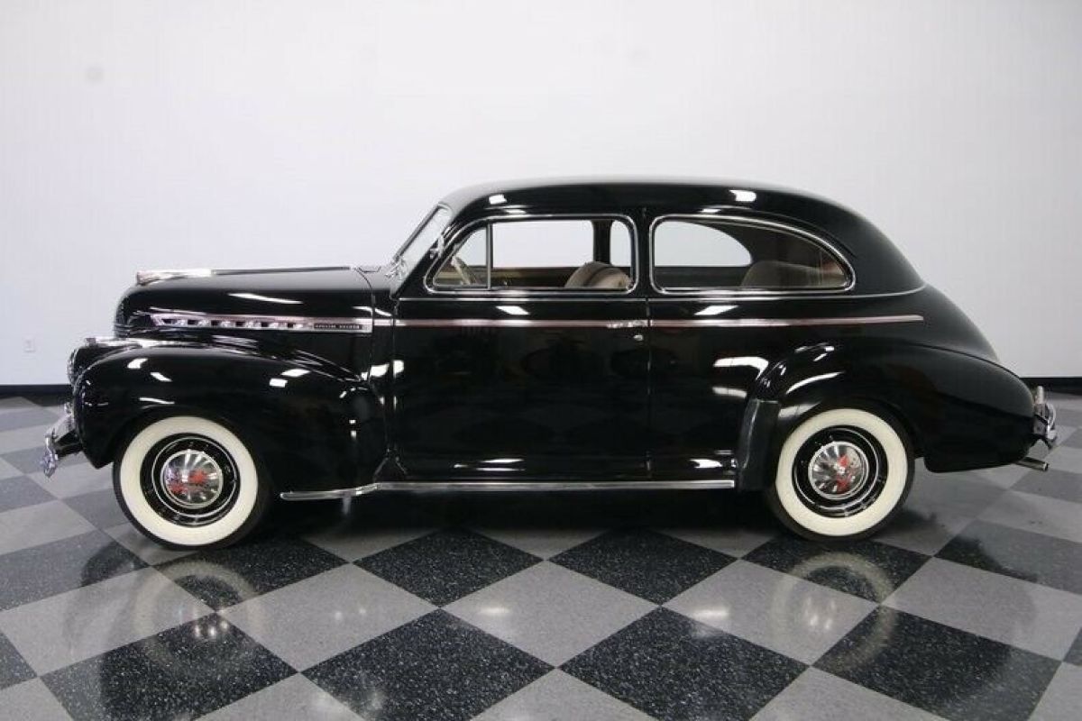 1941 Chevrolet Other Town Sedan - photo 3