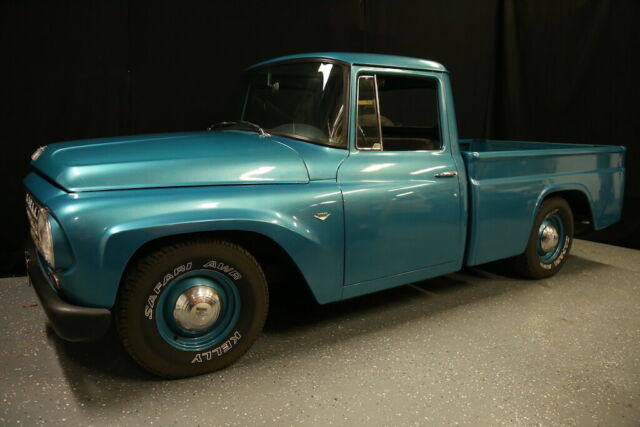 1963 International Harvester D1000 D1000 SWB Pickup
