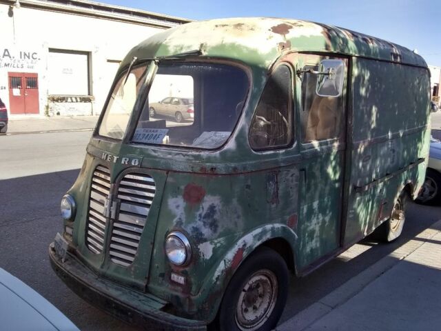 1957 International Harvester Metro - photo 2