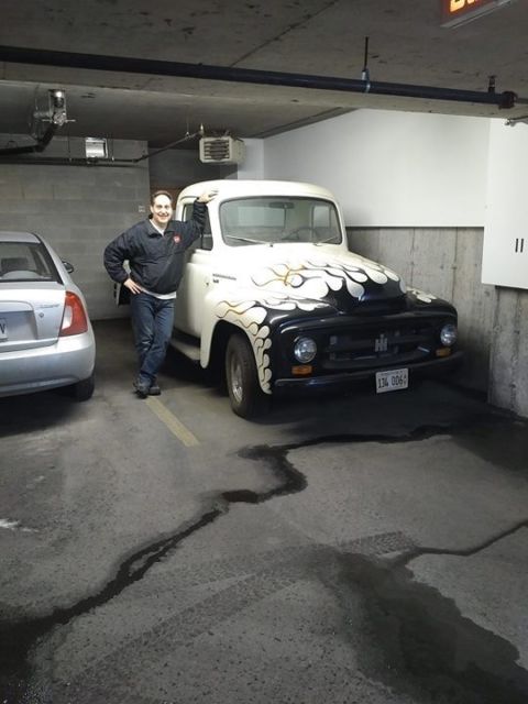 International Harvester pick up truck R110 1954 International Harvester R110