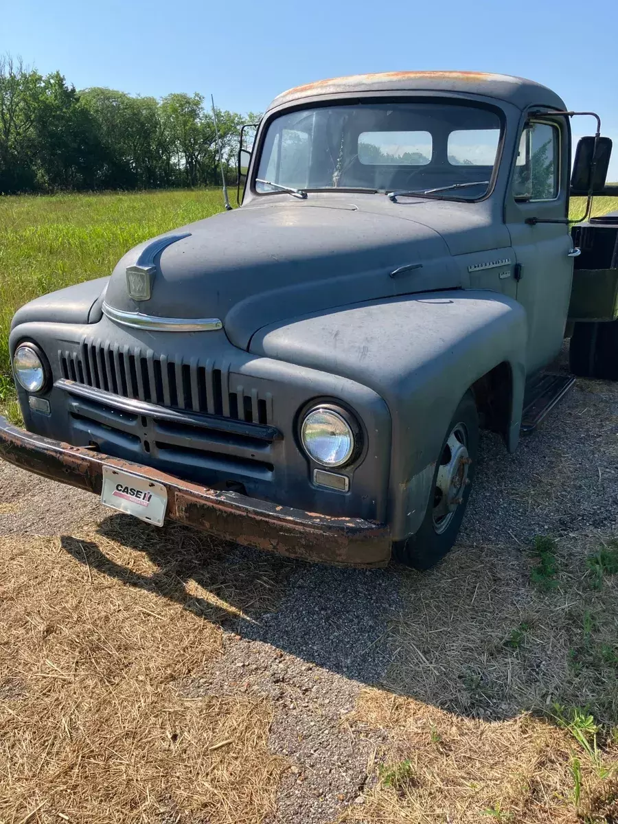 International Harvester truck, C-130, 38,000 orig mi, oil field service truck 1951 International Harvester Other