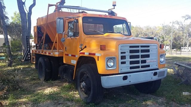 International S1900 with Swenson Spreader 100K Miles 1987 International Harvester S1900
