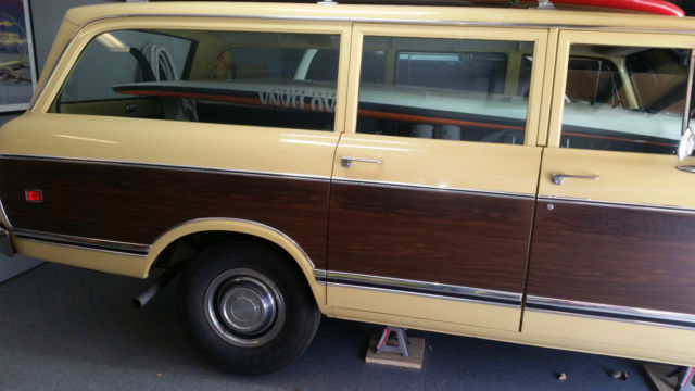 1973 International Harvester Travelall - photo 3