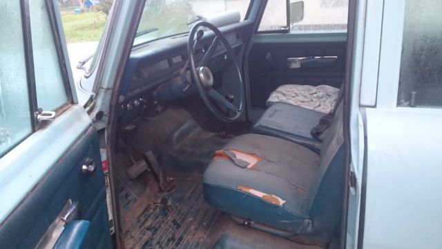 1973 International Harvester Travelall 1110 - photo 5