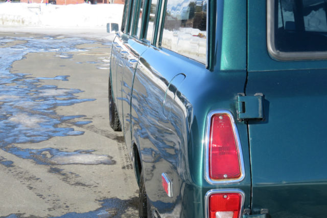1970 International Harvester Traveall 15 Passenger - photo 5