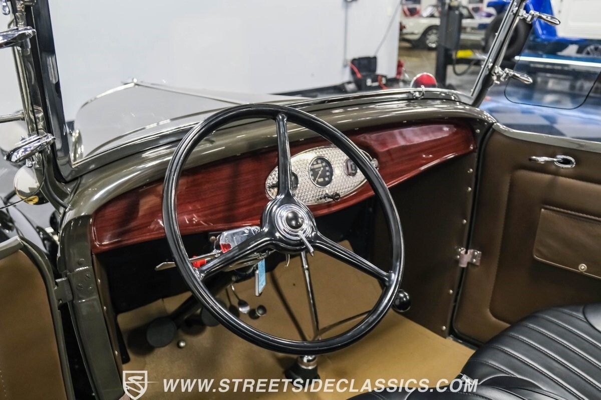 1932 Ford Model 18 V-8 Roadster Deluxe - photo 3