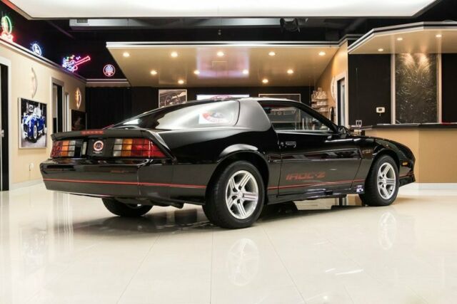 1990 Chevrolet Camaro IROC Z28 - photo 10