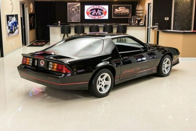 1990 Chevrolet Camaro IROC Z28 - photo 11