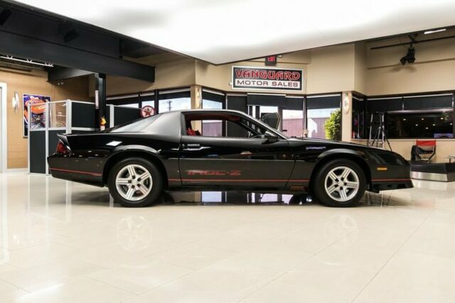 1990 Chevrolet Camaro IROC Z28 - photo 9