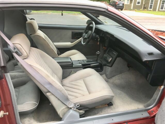 1987 Chevrolet Camaro IROC Z28 ALL ORIGINAL SURVIVOR T-TOPS 5.7L L98 TPI - photo 13