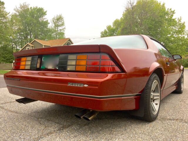 1987 Chevrolet Camaro IROC Z28 ALL ORIGINAL SURVIVOR T-TOPS 5.7L L98 TPI - photo 5