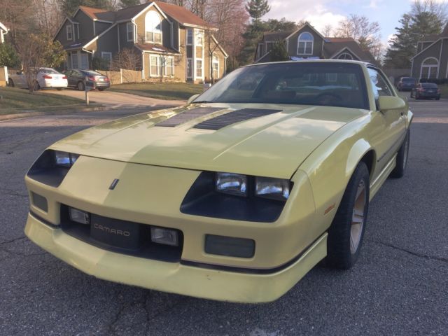 IROC-Z 53K MILES RARE YELLOW GOLD TUNED PORT INJECTION Z28 T-TOPS 4 WHEEL DISC 1985 Chevrolet Camaro IROC-Z 53K MILES ALL ORIGINAL TPI T-TOPS Z28