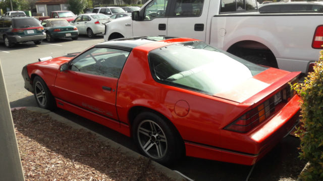1988 Chevrolet Camaro IROC Z28 - photo 2