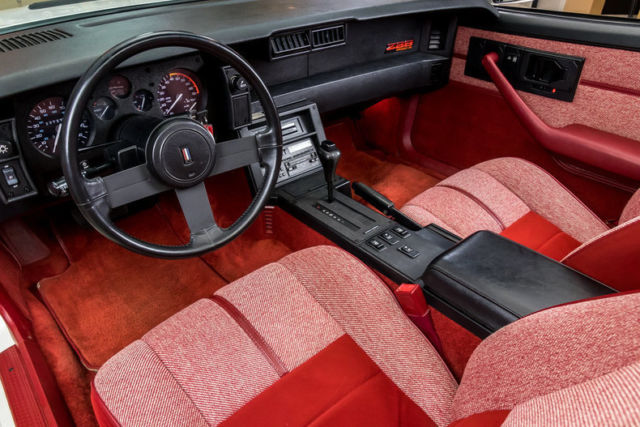 1989 Chevrolet Camaro IROC Z28 Convertible - photo 2