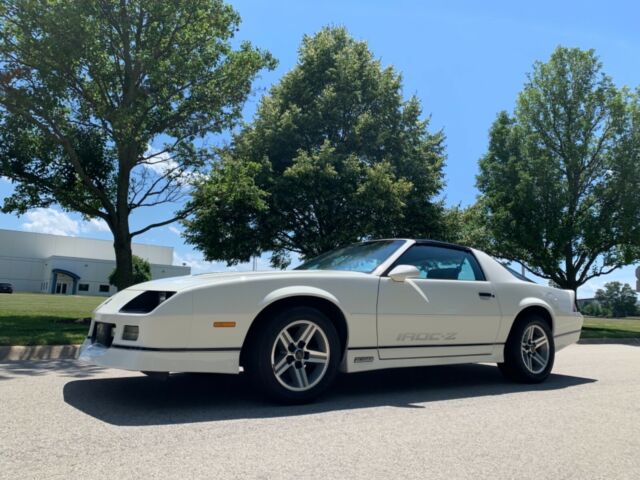 IROC Z28 T-Tops ONLY 6K Actual Miles, # Matching,Superb investment opportunity ! 1986 Chevrolet Camaro IROC Z28 T-Tops