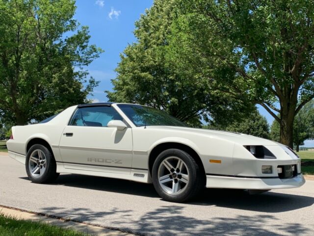 1986 Chevrolet Camaro IROC Z28 T-Tops - photo 9