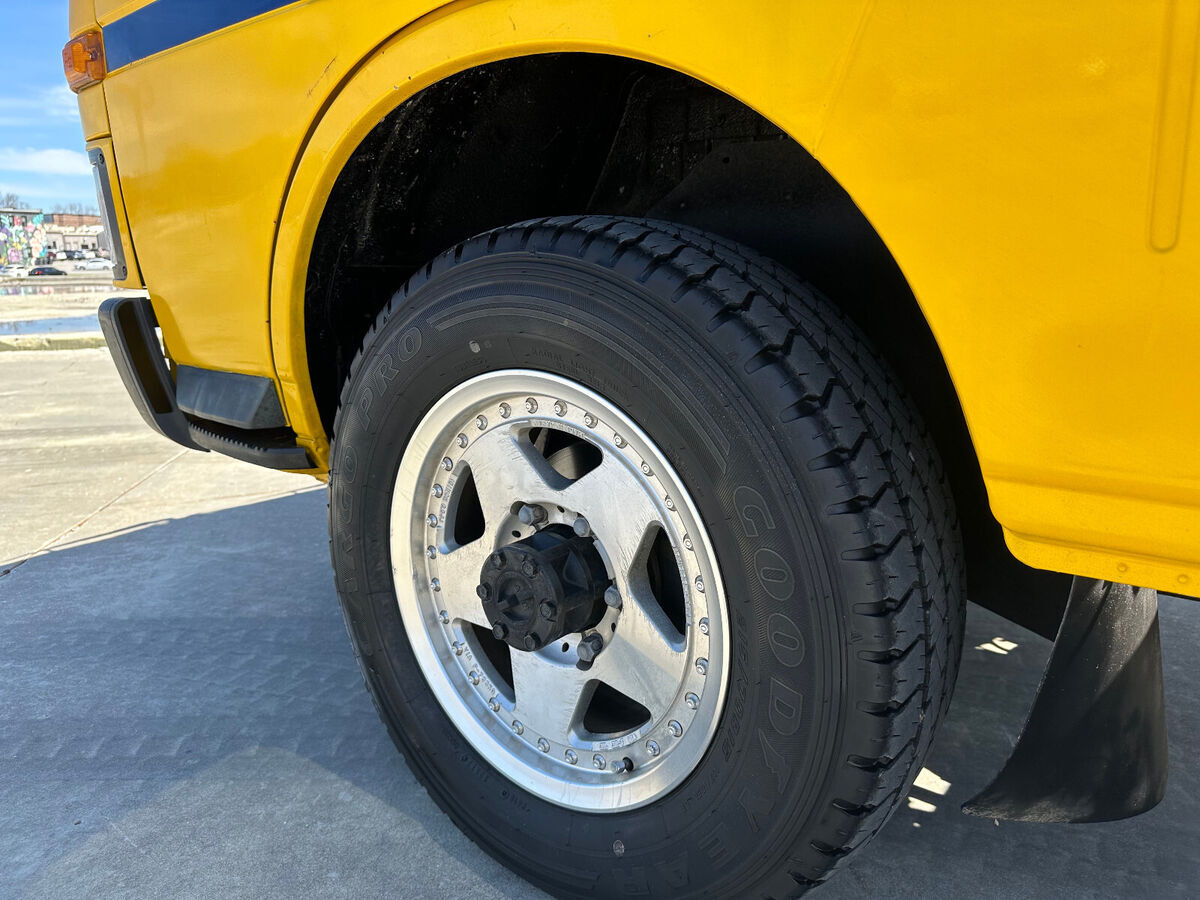 1993 Isuzu Fargo - photo 9