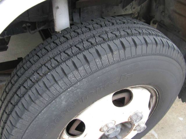 1993 Isuzu NPR - photo 9
