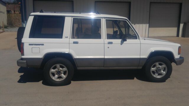 1989 Isuzu Trooper LS - photo 2