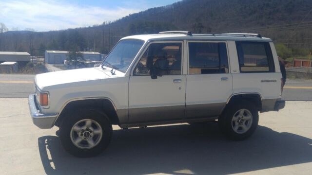 1989 Isuzu Trooper LS - photo 4