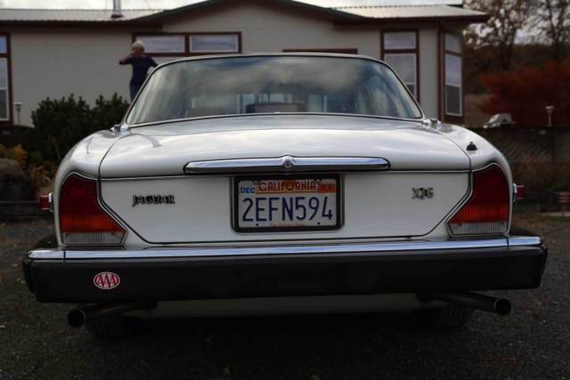 1986 Jaguar XJ 4D Sedan - photo 4