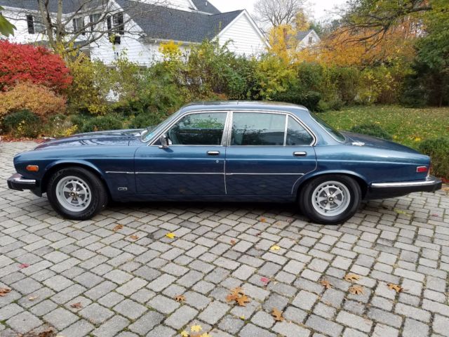 1986 Jaguar XJ6 Leather interior - photo 2