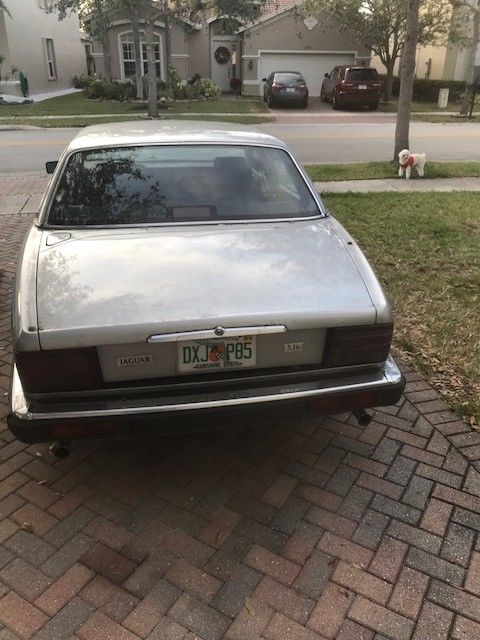 1988 Jaguar XJ6 - photo 2