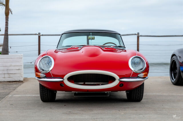 1963 Jaguar E-Type Black Leather - photo 2