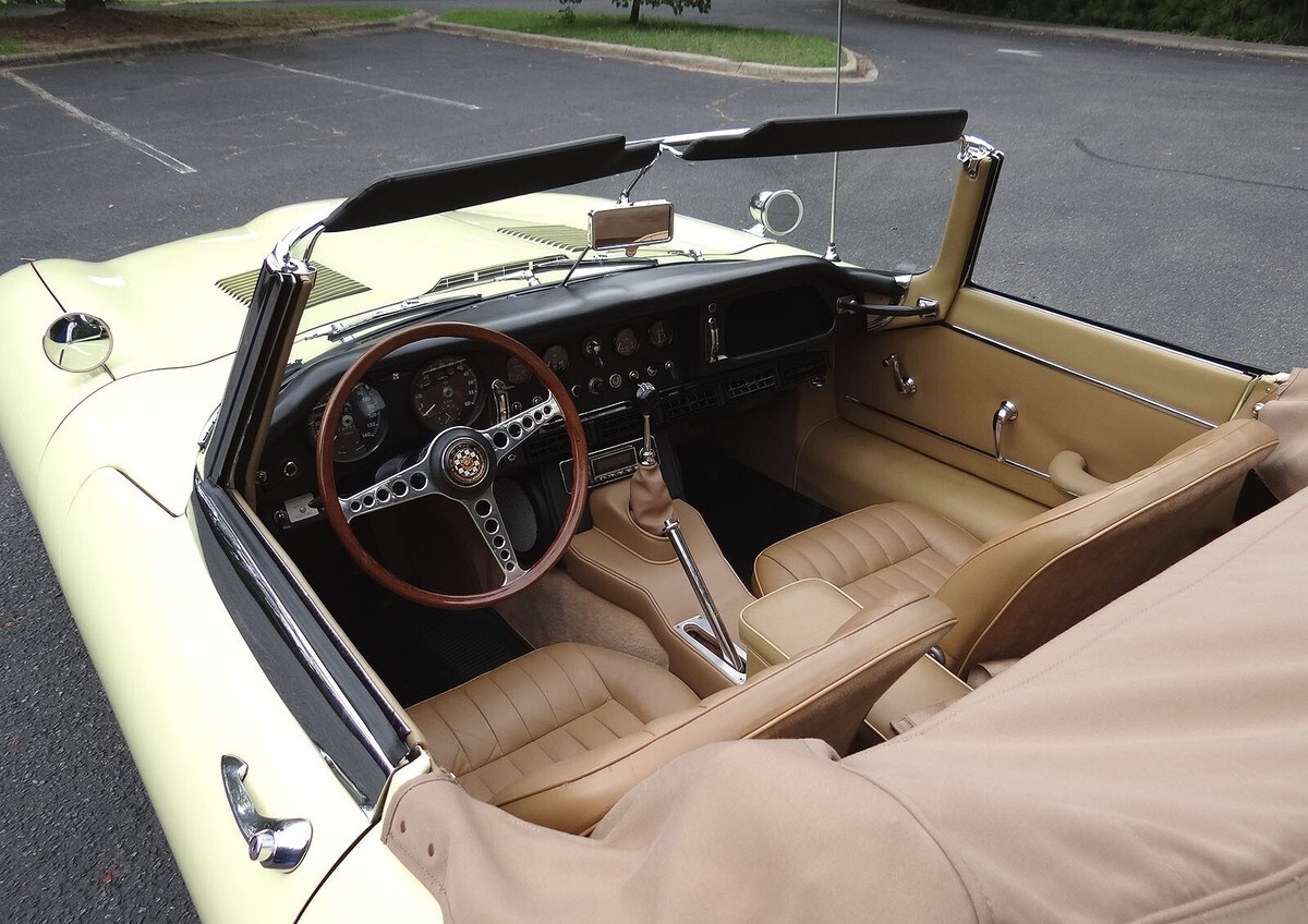1966 Jaguar E-Type - photo 12