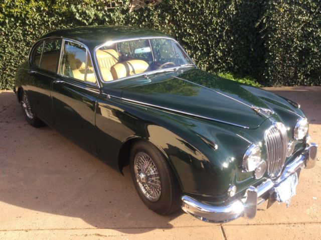 Jaguar MK2 3.8 manual transmission 1962 Jaguar MK2 3.8 manual Chrome