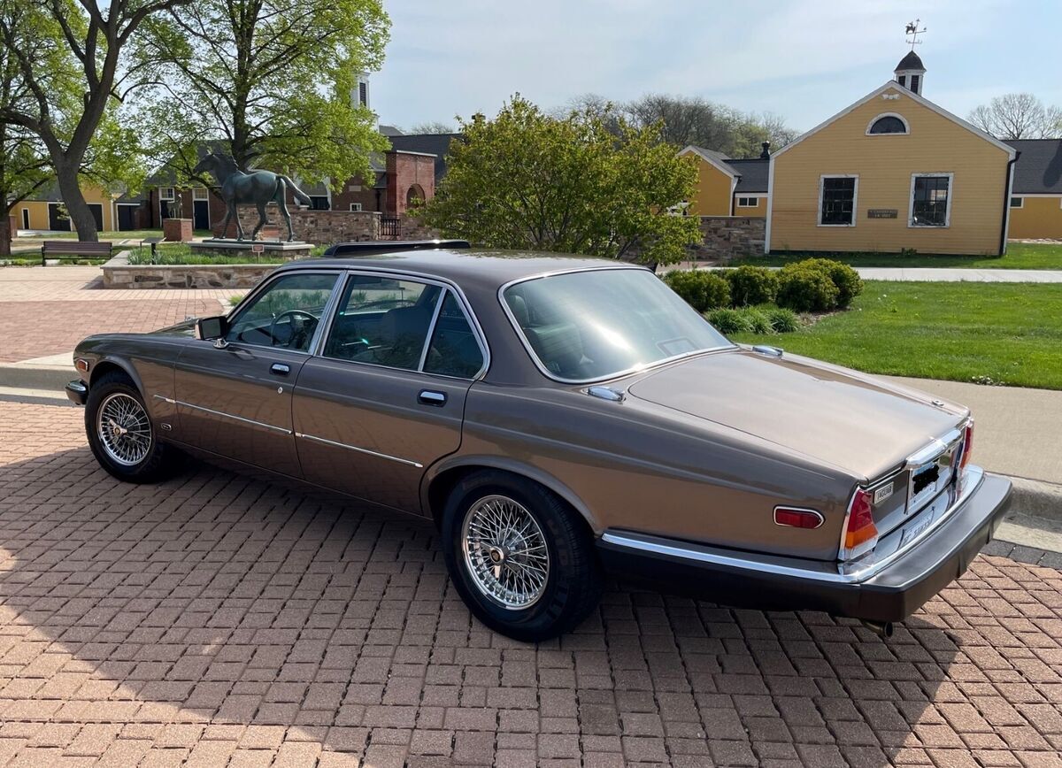 1986 Jaguar XJ - photo 2
