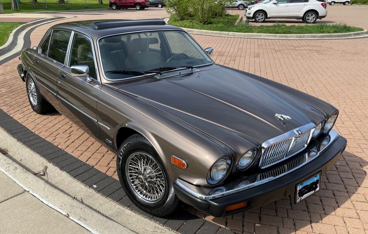 1986 Jaguar XJ - photo 4