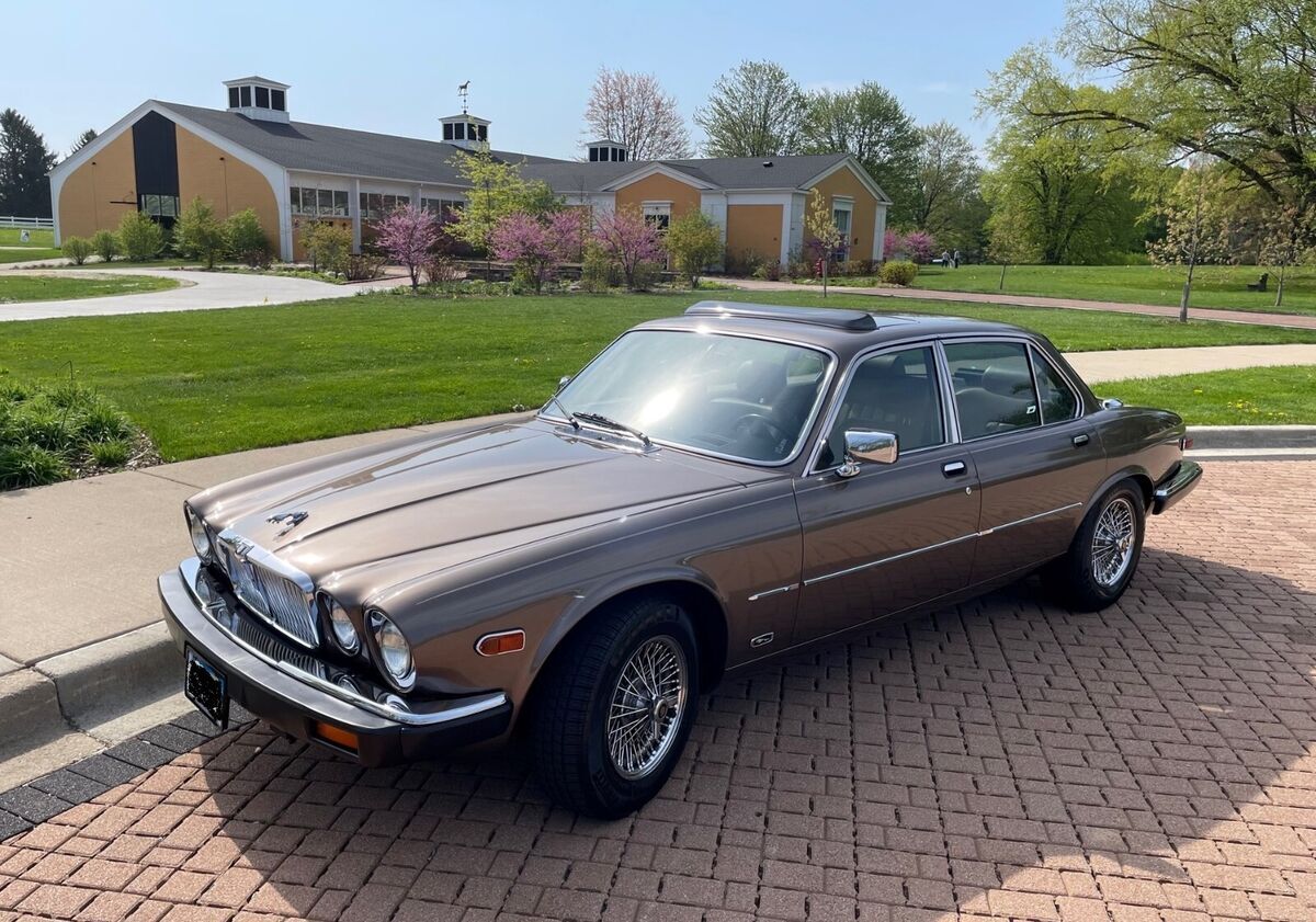 1986 Jaguar XJ - photo 8