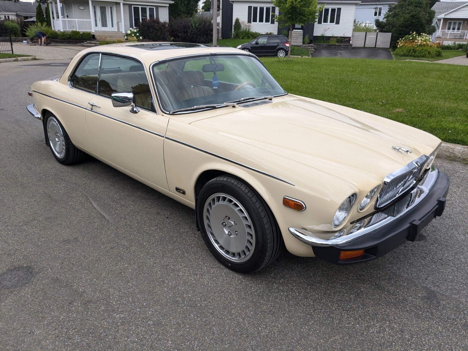 1976 Jaguar XJ - photo 3