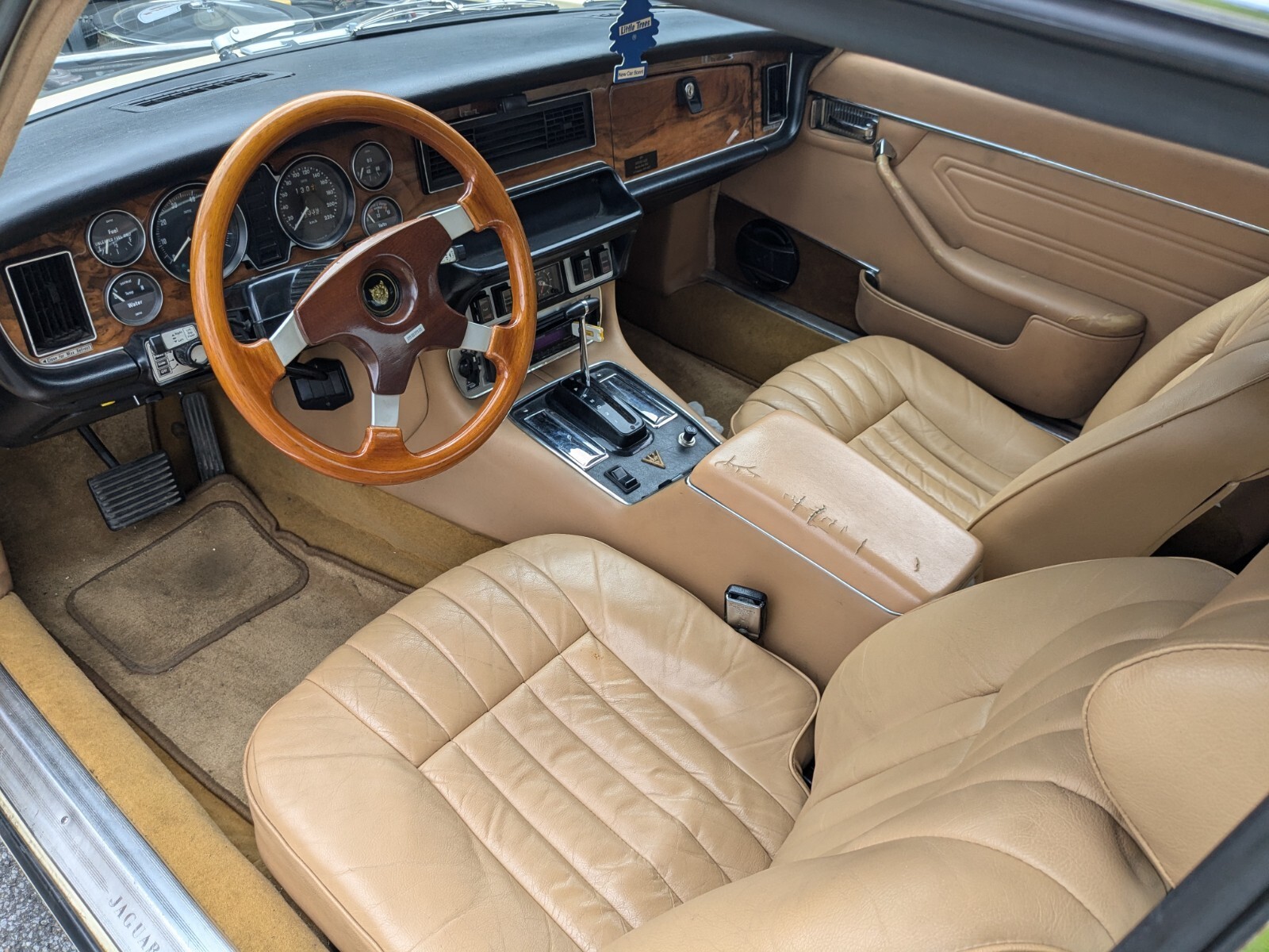 1976 Jaguar XJ - photo 5