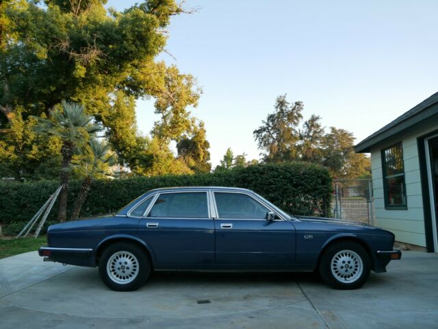 1989 Jaguar XJ6 - photo 2