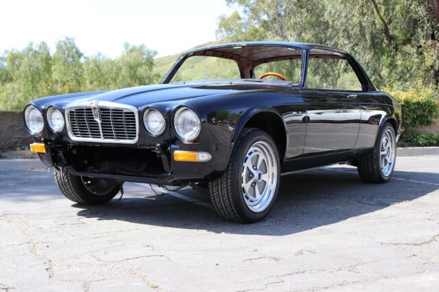 1976 Jaguar XJ Red Leather - photo 3