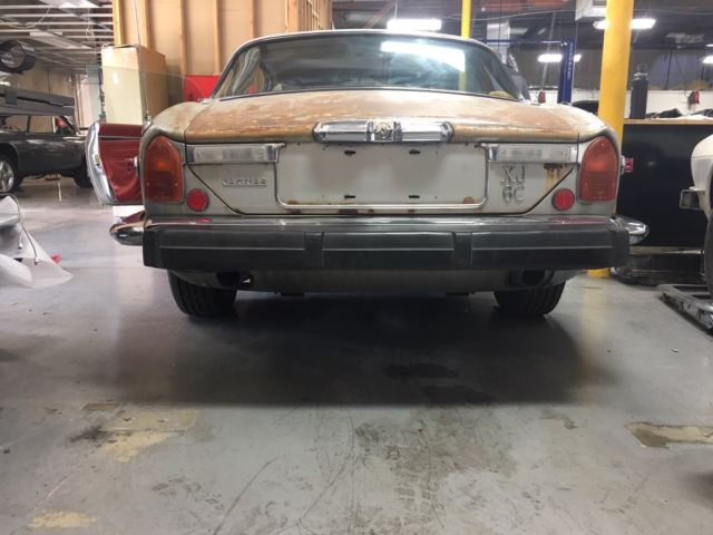 1975 Jaguar XJ Leather - photo 2