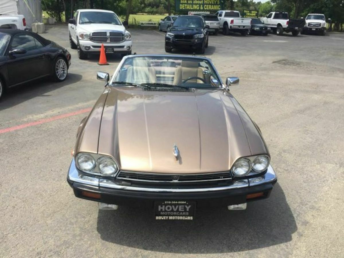 1990 Jaguar XJ V12 - photo 3