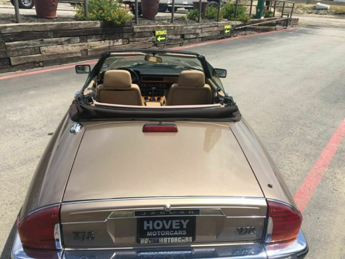 1990 Jaguar XJ V12 - photo 8