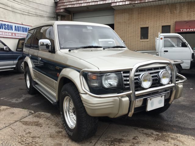 1992 Mitsubishi Pajero Super Select 4WD 1 Owner 30k Miles at No Reserve - photo 2