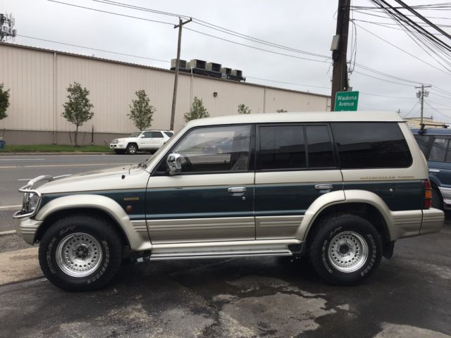1992 Mitsubishi Pajero Super Select 4WD 1 Owner 30k Miles at No Reserve - photo 5
