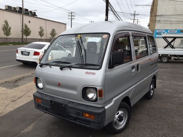 1991 Mitsubishi Minicab 4x4 Japanese Import Push Button 4x4 with Hi-Lo Transfer-Case - photo 2